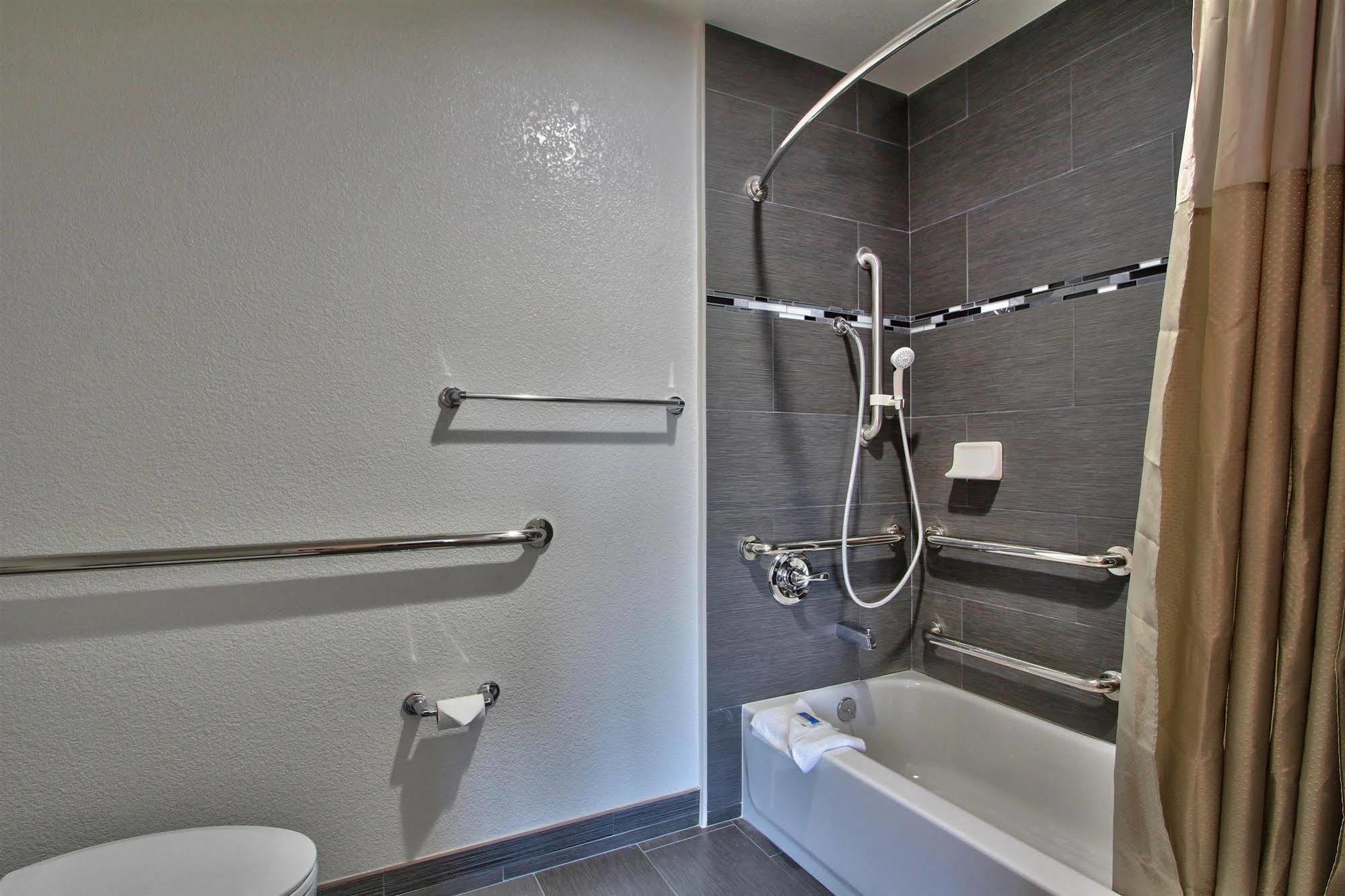 Coastal Valley Inn - Monterey Castroville Exterior foto